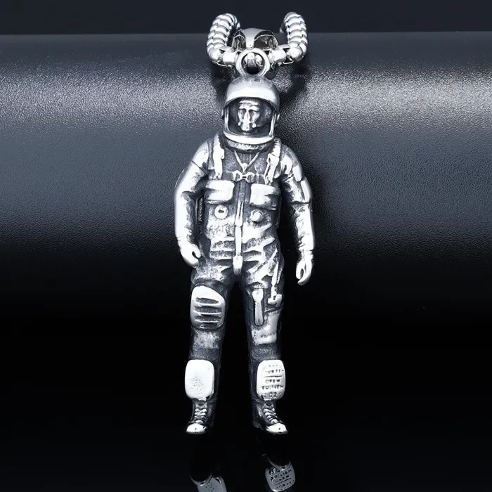 Luxury Astronaut Necklace for Men – High-End Titanium Steel Space Pendant | Unique Minimalist Design | TikTok Trendy Jewelry | Wholesale