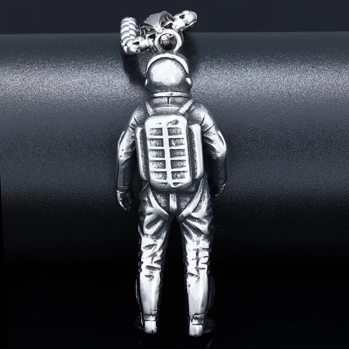 Luxury Astronaut Necklace for Men – High-End Titanium Steel Space Pendant | Unique Minimalist Design | TikTok Trendy Jewelry | Wholesale