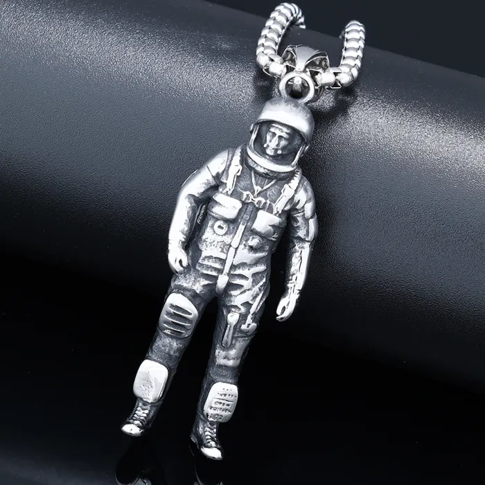 Luxury Astronaut Necklace for Men – High-End Titanium Steel Space Pendant | Unique Minimalist Design | TikTok Trendy Jewelry | Wholesale