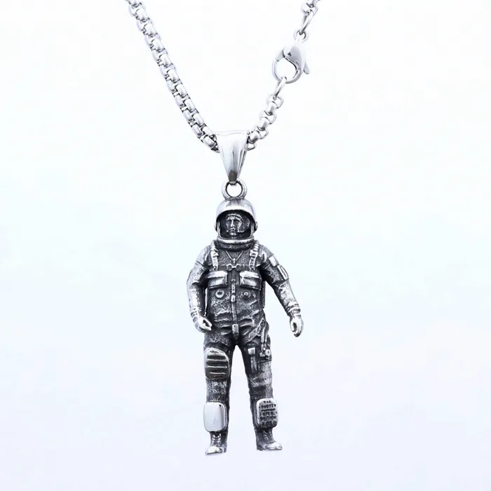 Luxury Astronaut Necklace for Men – High-End Titanium Steel Space Pendant | Unique Minimalist Design | TikTok Trendy Jewelry | Wholesale