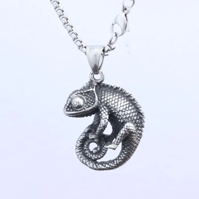Chameleon Pendant Necklace – Polished Stainless Steel Animal Series Jewelry | Retro Punk Style | Fade-Resistant | Wholesale