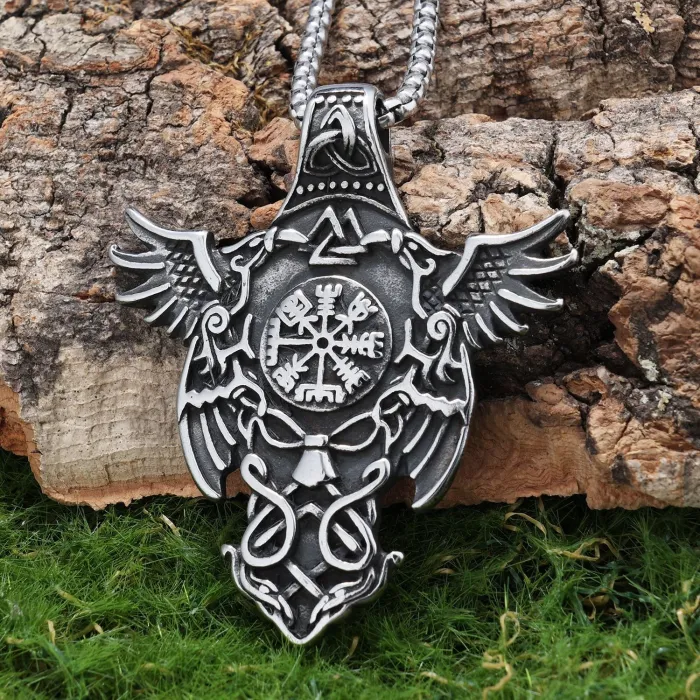 Viking Rune Compass Pendant – Nordic Stainless Steel Amulet Necklace for Men | Retro Style Jewelry | Ready Stock Wholesale