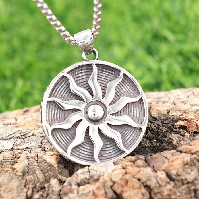 Sunflower Circle Pendant – Polished Stainless Steel Necklace for Men & Women | Classic Couple Jewelry | Unisex Fashion Accessory