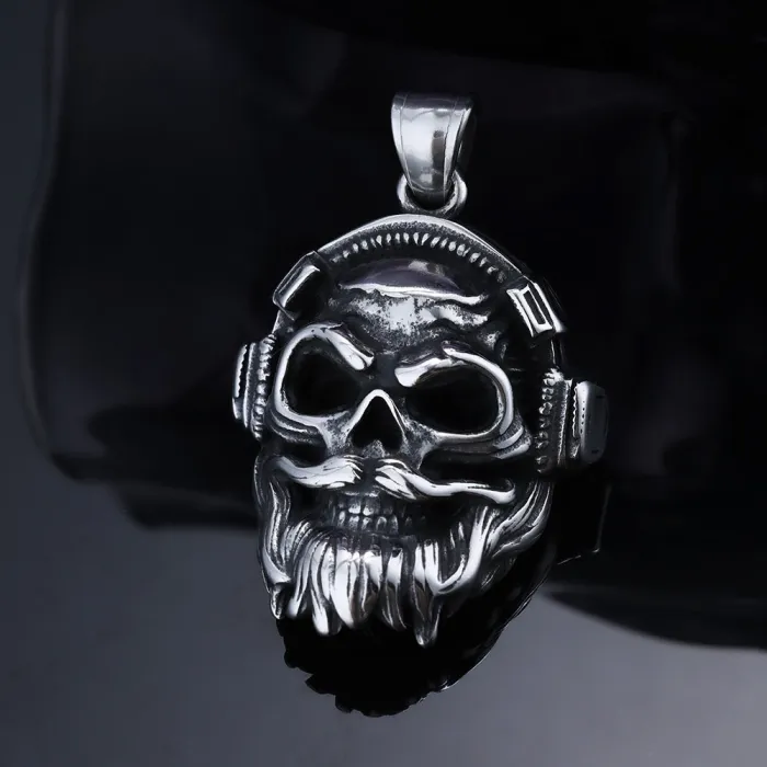 Punk Skull Headphones Necklace – Gothic Bearded Skeleton Pendant for Men