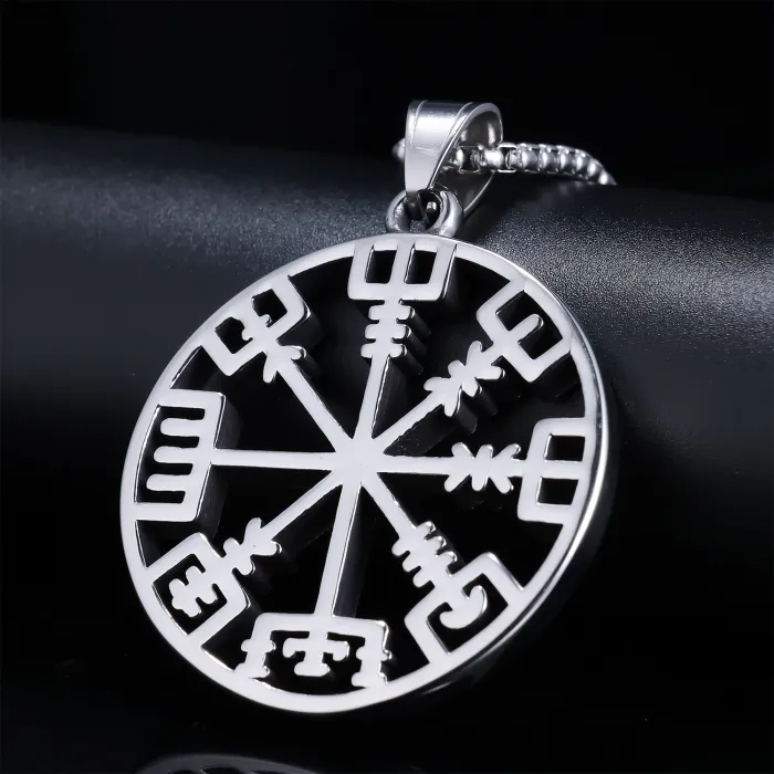 Vintage Compass Pendant – Retro Style Stainless Steel Necklace, Trendy Unisex Accessory