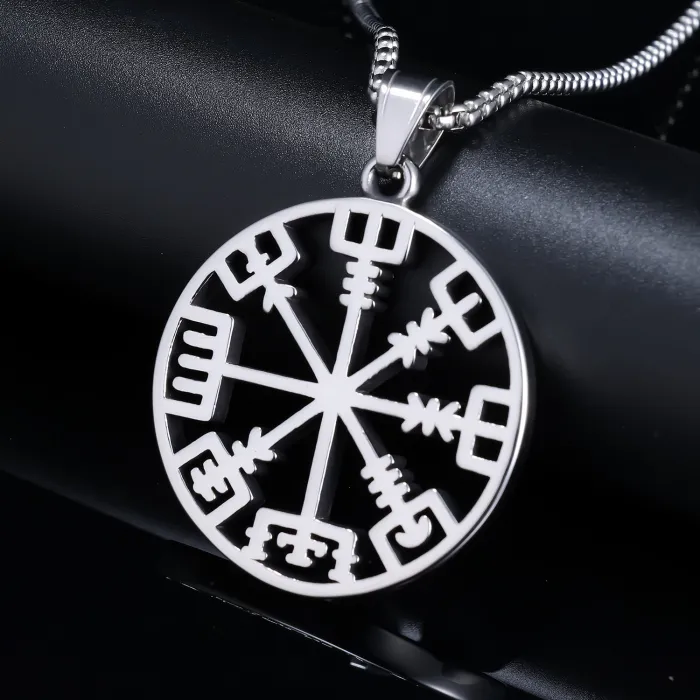 Vintage Compass Pendant – Retro Style Stainless Steel Necklace, Trendy Unisex Accessory