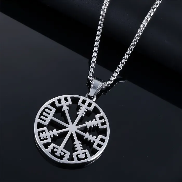 Vintage Compass Pendant – Retro Style Stainless Steel Necklace, Trendy Unisex Accessory