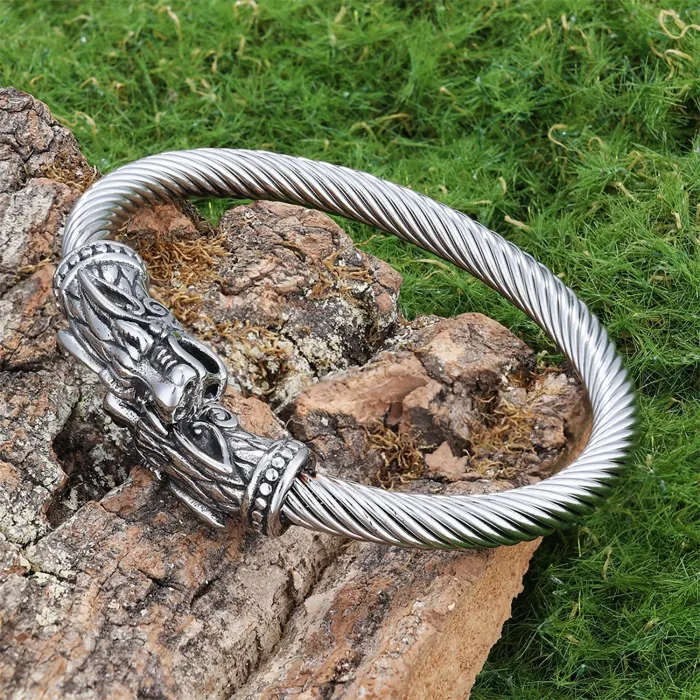 Hot-Selling Vintage Viking Wolf Head Open Cuff Bracelet – Stainless Steel