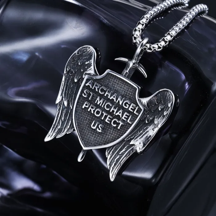Hot-Selling Bold Stainless Steel Cross Shield Pendant with Wings and English Lettering