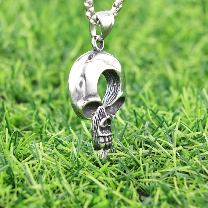 Trendy and Unique Question Mark Skull Pendant – Unisex Stainless Steel Necklace
