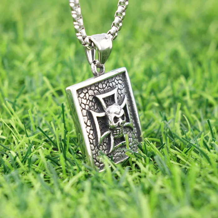 Hot-Selling Skull Pendant – Polished Stainless Steel Titanium Necklace, Unisex, Non-Fading, In Stock