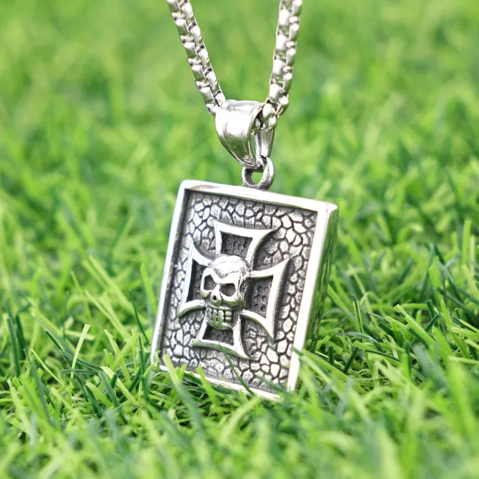 Hot-Selling Skull Pendant – Polished Stainless Steel Titanium Necklace, Unisex, Non-Fading, In Stock