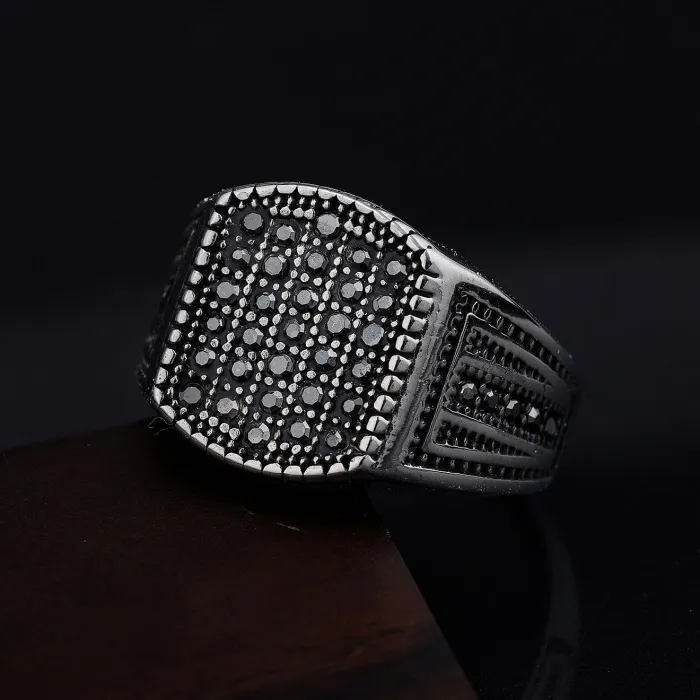 Men's Titanium Steel Ring – Vintage Minimalist Small Dot with Diamond Design, Hot-Selling Stainless Steel Band