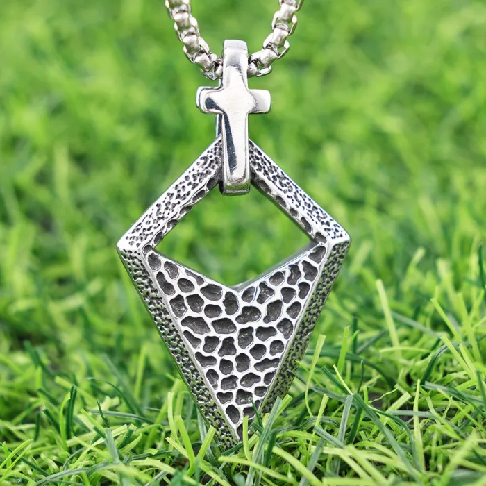 Triangle Hammer Pendant – Luxury Hip-Hop Style Necklace in Stainless Steel | Bulk Jewelry Supplier for Resellers