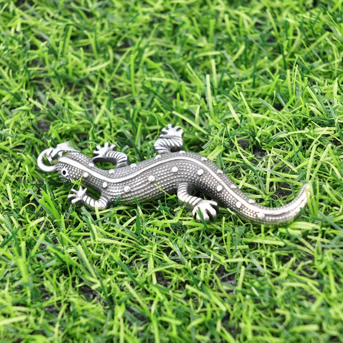 Factory Hot-Selling Polished Stainless Steel Lizard Pendant – Diamond & Dot Pattern Animal Jewelry | Trendy Accessories Available in Bulk Supply