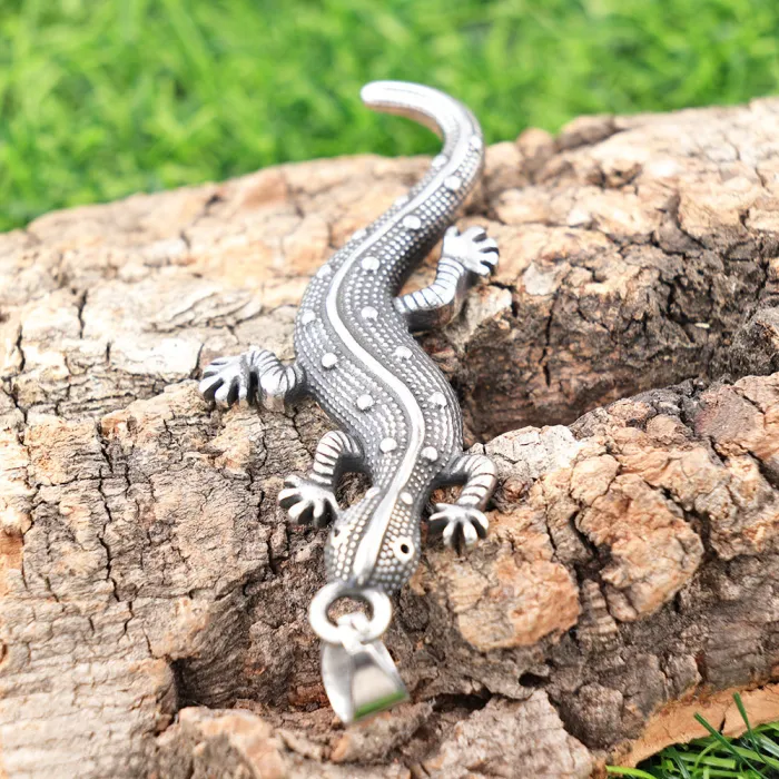Factory Hot-Selling Polished Stainless Steel Lizard Pendant – Diamond & Dot Pattern Animal Jewelry | Trendy Accessories Available in Bulk Supply