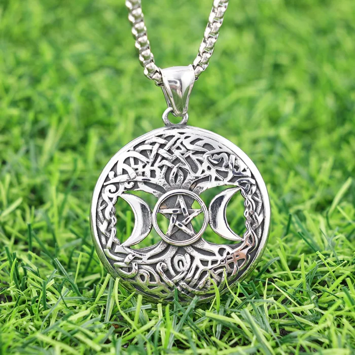 Moon and Pentagram Pendant – Cross-Border Wholesale Stainless Steel Jewelry | Trendy Occult Design, Factory Direct, One-Piece Dropshipping Available