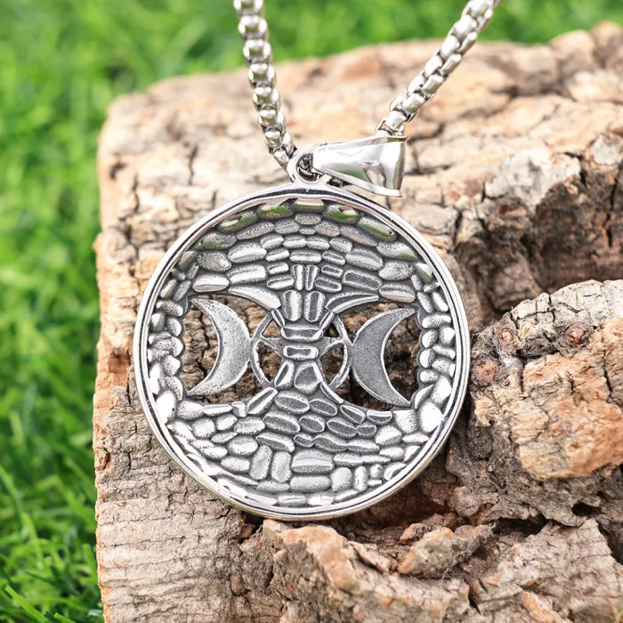 Moon and Pentagram Pendant – Cross-Border Wholesale Stainless Steel Jewelry | Trendy Occult Design, Factory Direct, One-Piece Dropshipping Available