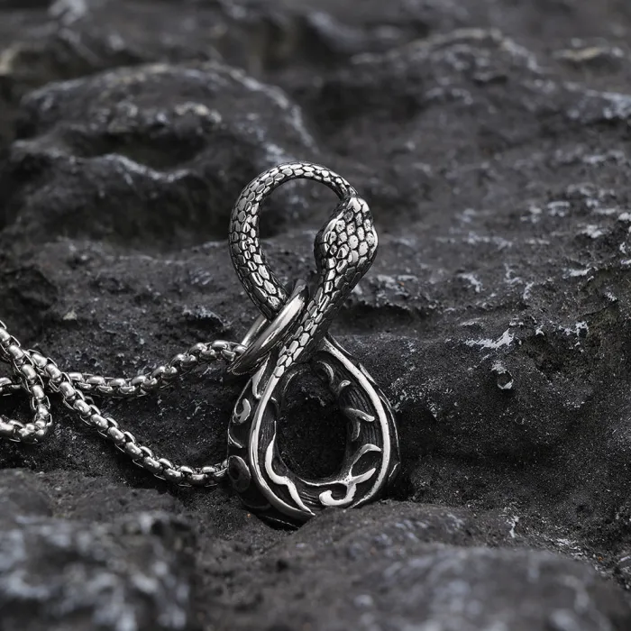 Bulk Punk Snake Chain Pendant – Polished Stainless Steel Biker Necklace | One-Piece Dispatch, Bold Fashion Jewelry for Men, Ready Stock