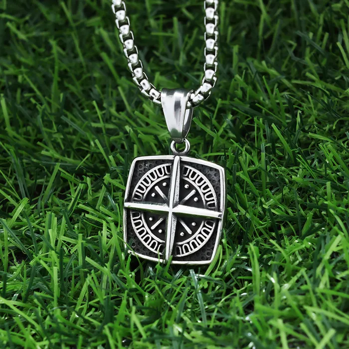 Vintage Compass Pendant – Minimalist Lightweight Stainless Steel Necklace