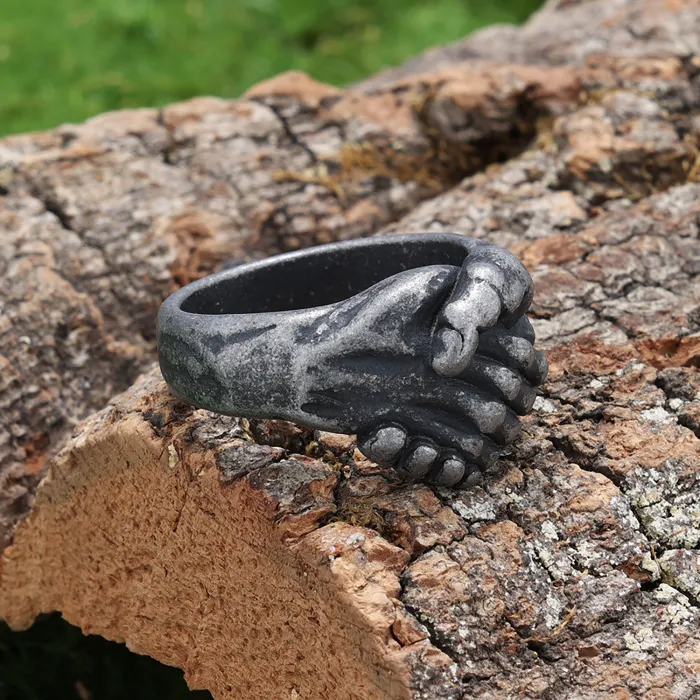 Handshake Peace Symbol Ring – Bold Retro Titanium Steel Band, Hot-Selling Fashion Jewelry Wholesale