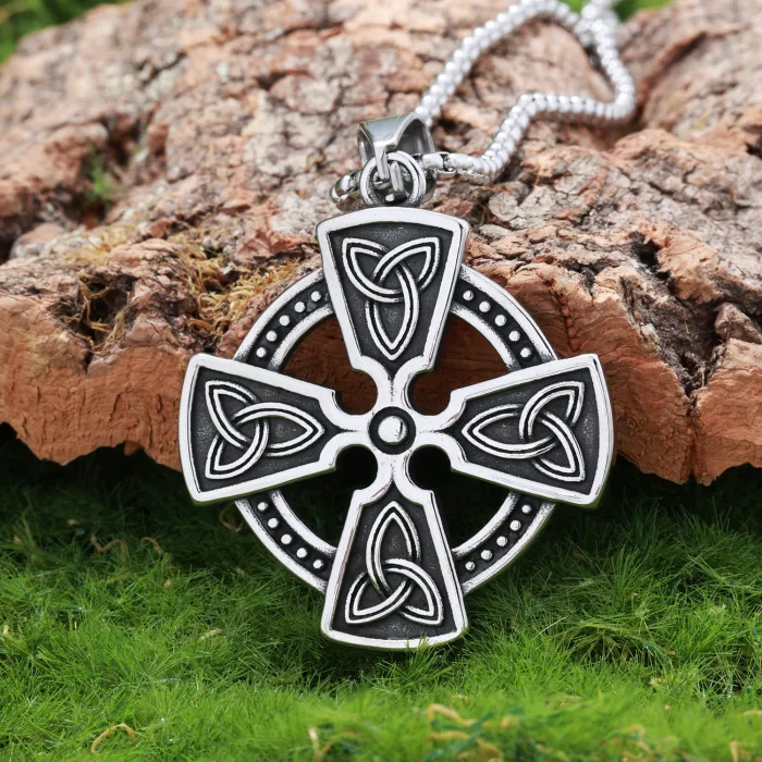 Vintage Biker Bee Pendant – Bold Stainless Steel Necklace, Retro Streetwear Style, Wholesale Jewelry
