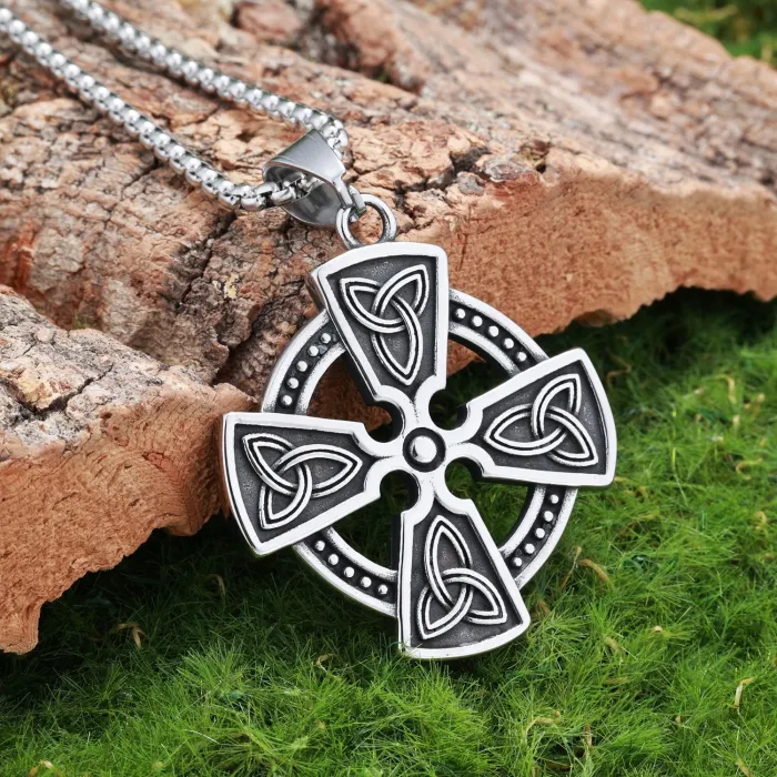 Vintage Biker Bee Pendant – Bold Stainless Steel Necklace, Retro Streetwear Style, Wholesale Jewelry
