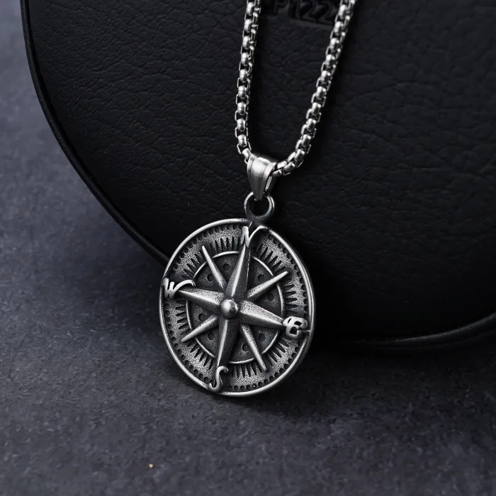 Compass Pendant Wholesale – Vintage Stainless Steel Navigation Necklace | Factory Direct Trendy Jewelry for Resellers & Dropshipping
