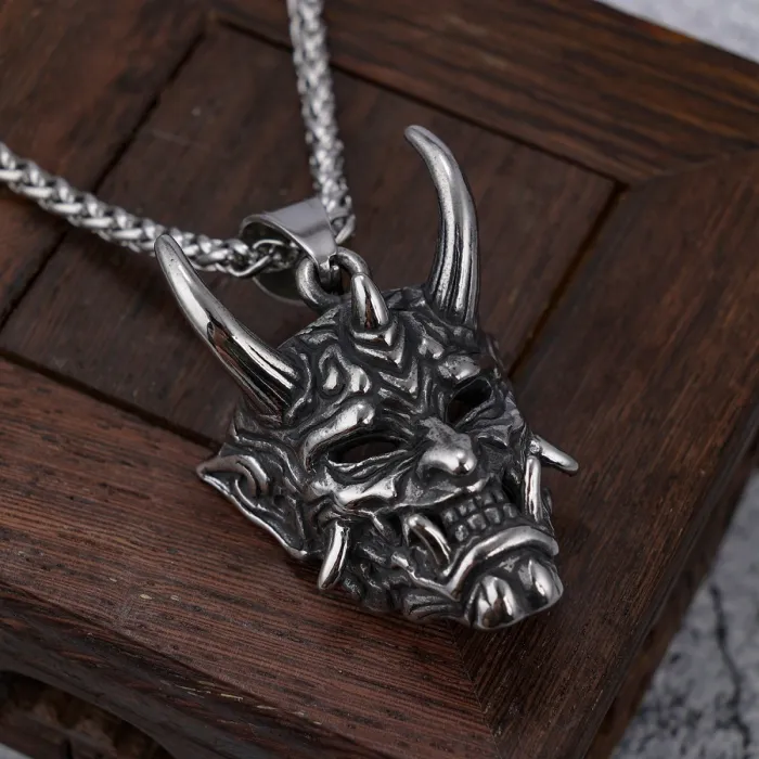 Wholesale Samurai Mask Pendant – Banshee Style Street Fashion Necklace, Trendy Urban Accessory, In-Stock for Dropshipping