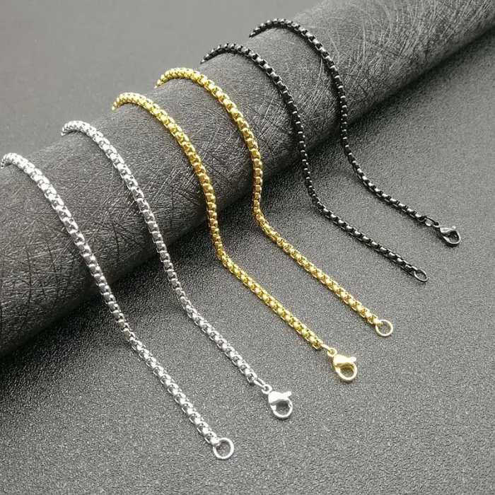 Wholesale Square Pearl Pendant Necklaces – Gold-Plated Color-Retaining Titanium Steel | Fashion Sweater Chain, In Stock