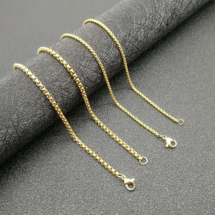 Wholesale Square Pearl Pendant Necklaces – Gold-Plated Color-Retaining Titanium Steel | Fashion Sweater Chain, In Stock