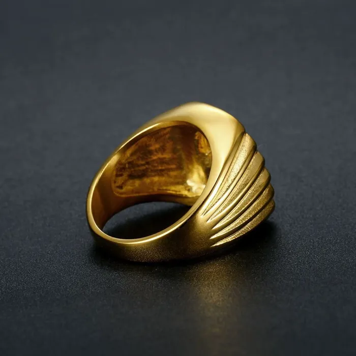 Wholesale HIPHOP Horse Head Rings for Men – Gold-Plated Titanium Steel with Rhinestones | Trendy Statement Jewelry, Bulk Supplier