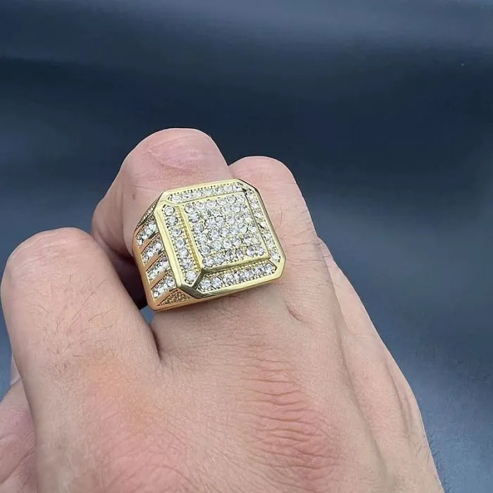 Wholesale HIPHOP Bling Rings for Men – Full Rhinestone Gold-Plated Titanium Steel | Nightclub Style Jewelry, Bulk Supplier