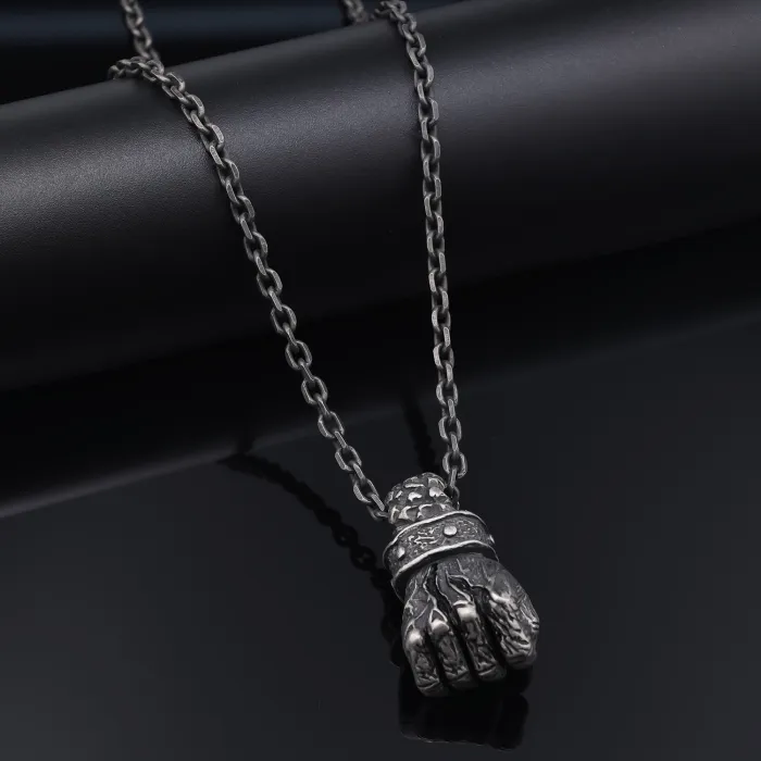 Factory Direct Punk Style Fist Pendant – Vintage Stainless Steel Men's Necklace | Bold Statement Jewelry for Wholesale & One-Piece Dropshipping