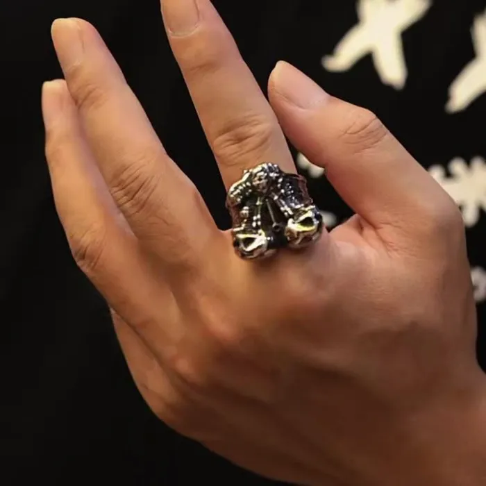 Gothic Punk Style Double Skull Men's Ring – Titanium Steel Hot Sale Jewelry for Resellers | Bulk Gothic Rings Wholesale Supplier