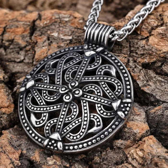 Celtic Hollow Vintage Stainless Steel Pendant – Fashion Accessories Wholesale | Retro Unisex Jewelry for Bulk Resellers & Online Boutiques
