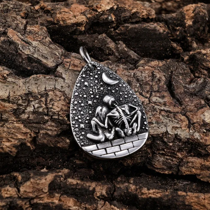 Motorcycle Style Retro Couple Skull Back Pendant – Stainless Steel Gothic Necklace | Fashion Accessories Wholesale for Men & Women