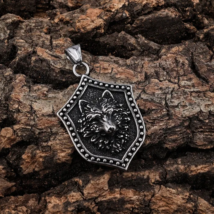 Wholesale Viking Style Ice Wolf Pendant – Retro Stainless Steel Necklace for Men | Bulk Supply Fashion Jewelry for Trendy Boutiques & Resellers