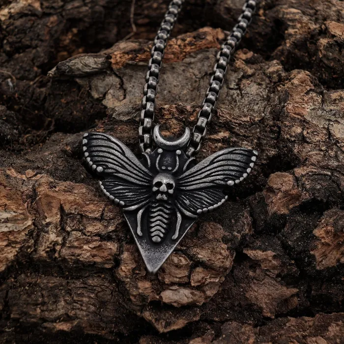 Bold Retro Biker Style Bee Pendant – Stainless Steel Jewelry Wholesale | Unique Insect Design Necklace for Men | Fashion Accessories Supplier