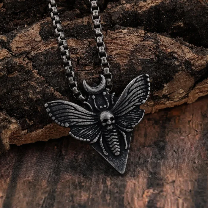 Bold Retro Biker Style Bee Pendant – Stainless Steel Jewelry Wholesale | Unique Insect Design Necklace for Men | Fashion Accessories Supplier