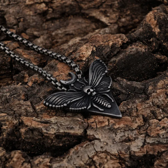 Bold Retro Biker Style Bee Pendant – Stainless Steel Jewelry Wholesale | Unique Insect Design Necklace for Men | Fashion Accessories Supplier
