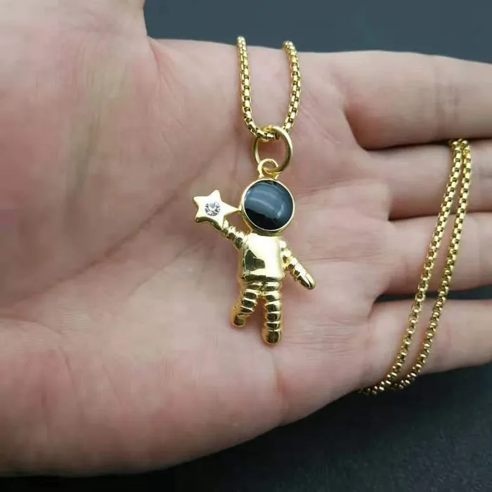 Wholesale Astronaut Pendant Necklace – Bulk Stainless Steel Hip Hop Space Jewelry for Couples at Factory Price