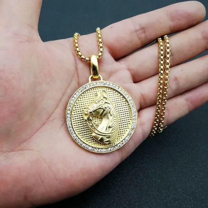 Wholesale Gold Plated Titanium Steel Horse Head Round Pendant Necklace – Hip Hop Iced Out Jewelry Bulk Supplier Factory Price