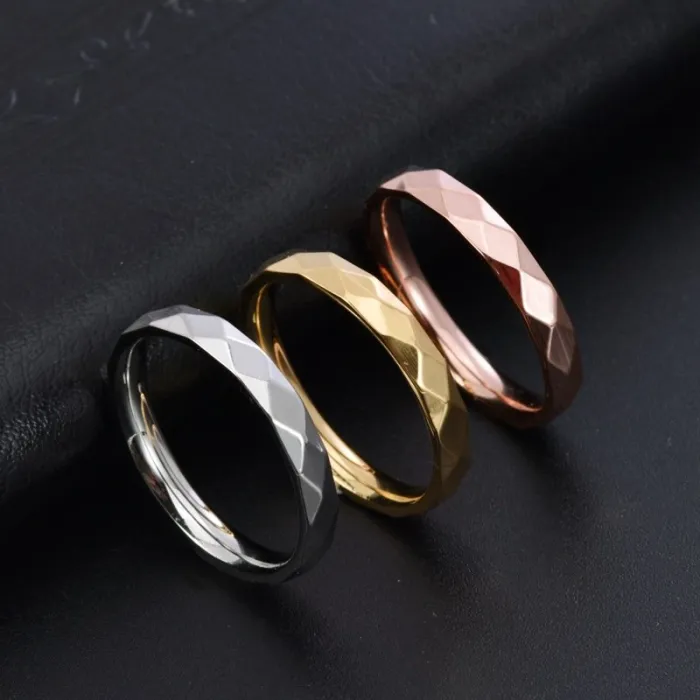 Wholesale 18K Gold Stainless Steel Ring – Narrow Diamond Pattern Women’s Jewelry Factory Price