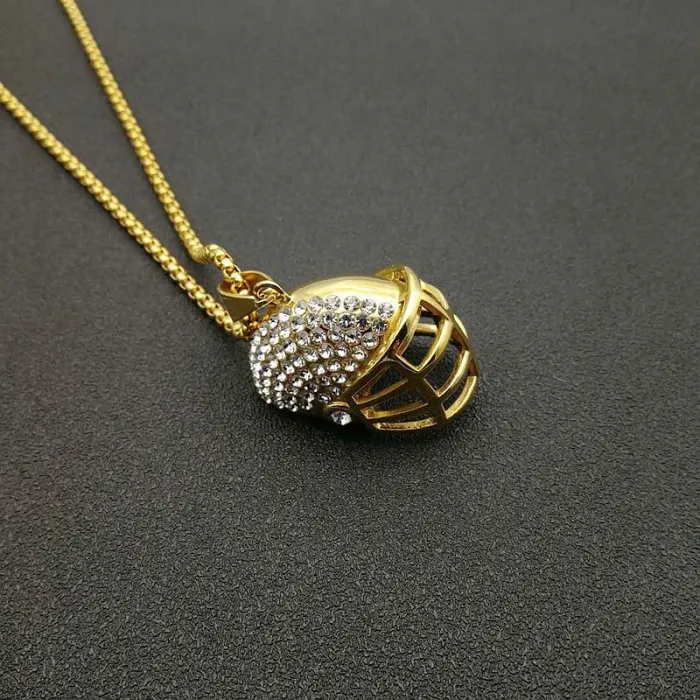 Wholesale Gold Plated Titanium Steel Football Helmet Pendant Necklace – Hip Hop Iced Out Sports Jewelry Bulk Supplier Factory Price