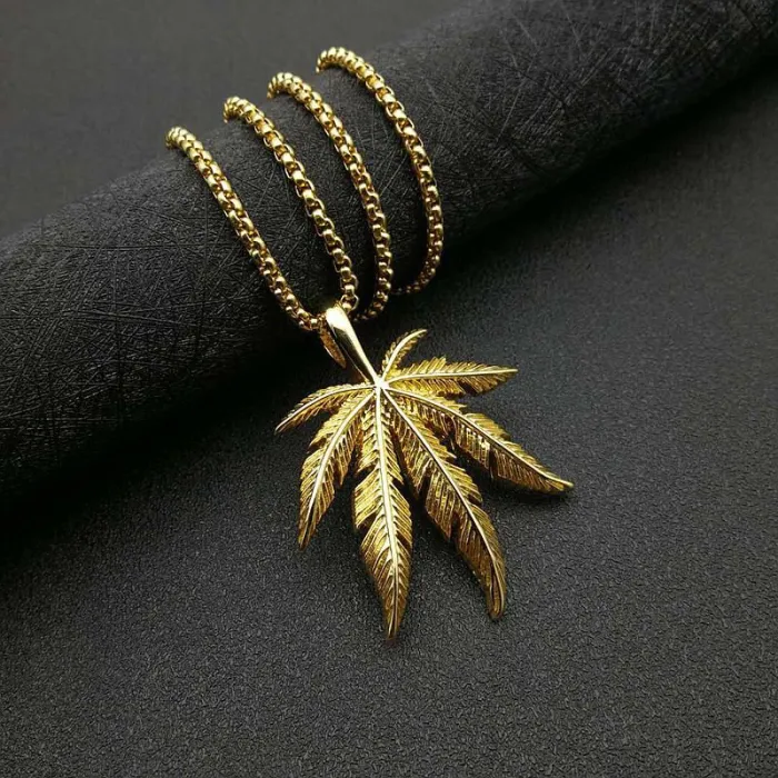 Wholesale Gold Plated Titanium Steel Jamaica Maple Leaf Pendant Necklace – Hip Hop Jewelry Bulk Supplier Factory Price
