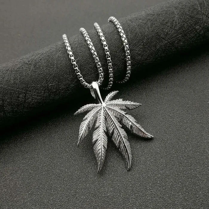 Wholesale Gold Plated Titanium Steel Jamaica Maple Leaf Pendant Necklace – Hip Hop Jewelry Bulk Supplier Factory Price